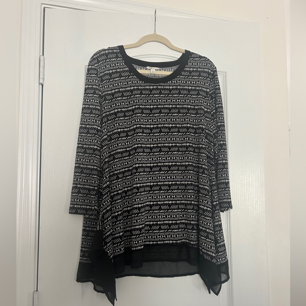 Cato Black and White Patterned Top Size Large